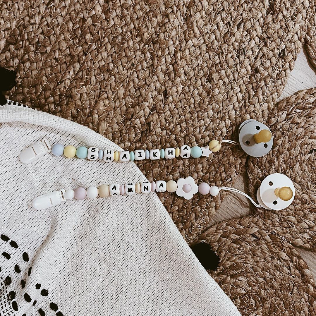Personalized Pacifier Clip – Daisy Design